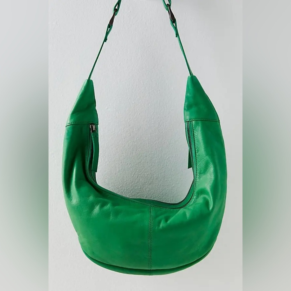 NWT FREE PEOPLE Idle Hands Sling Leather Bag | Putt Putt Green MSRP $98 - Picture 6 of 13